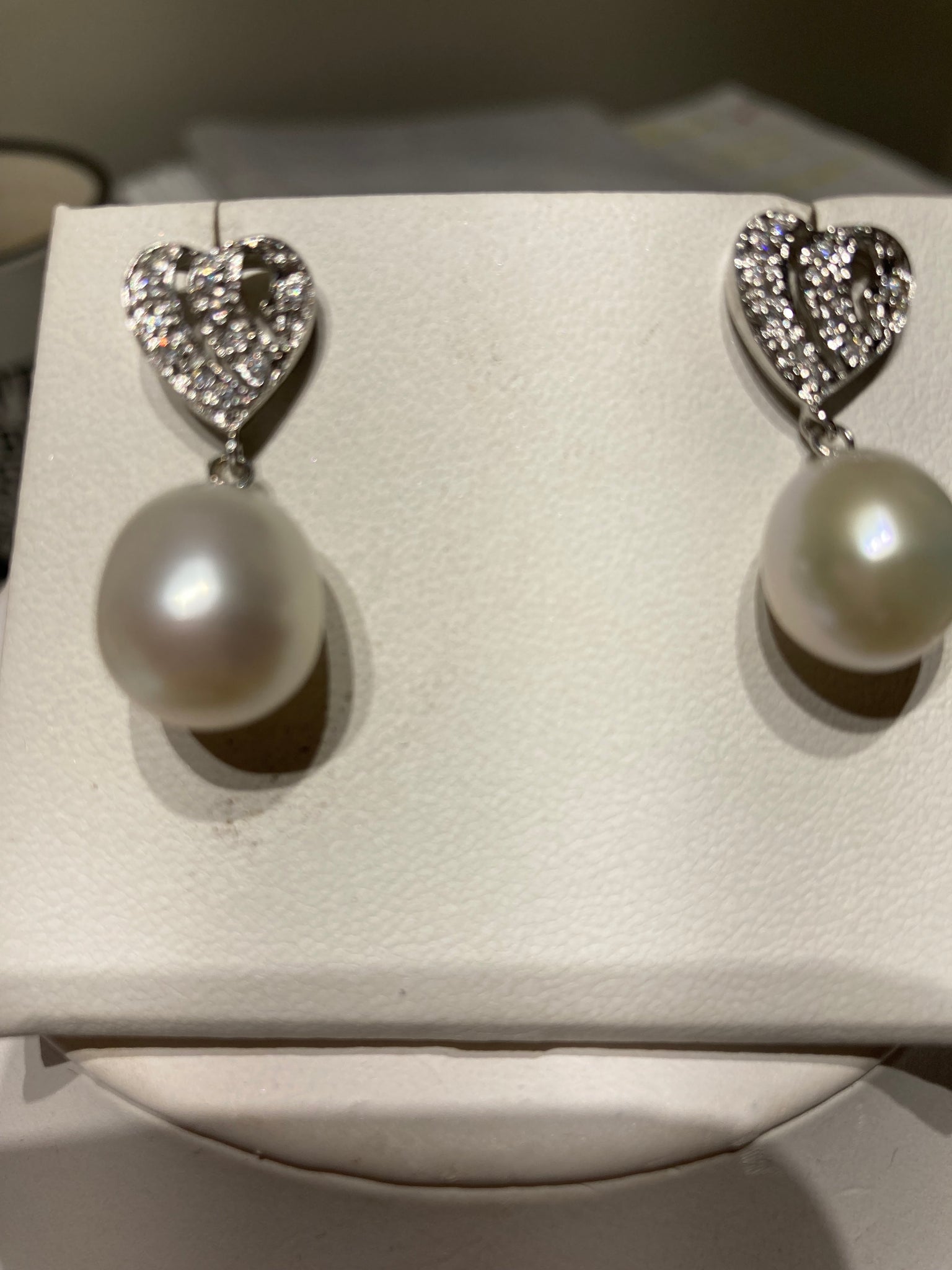 EARRING .925 HEART W/CZ WHITE FRESHWATER PEARL (SHOWROOM)