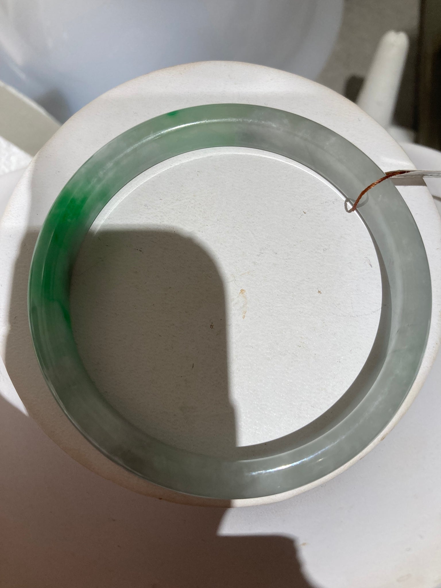 BANGLE 9MM BARREL NATURAL WHITE & GREEN (SHOWROOM)