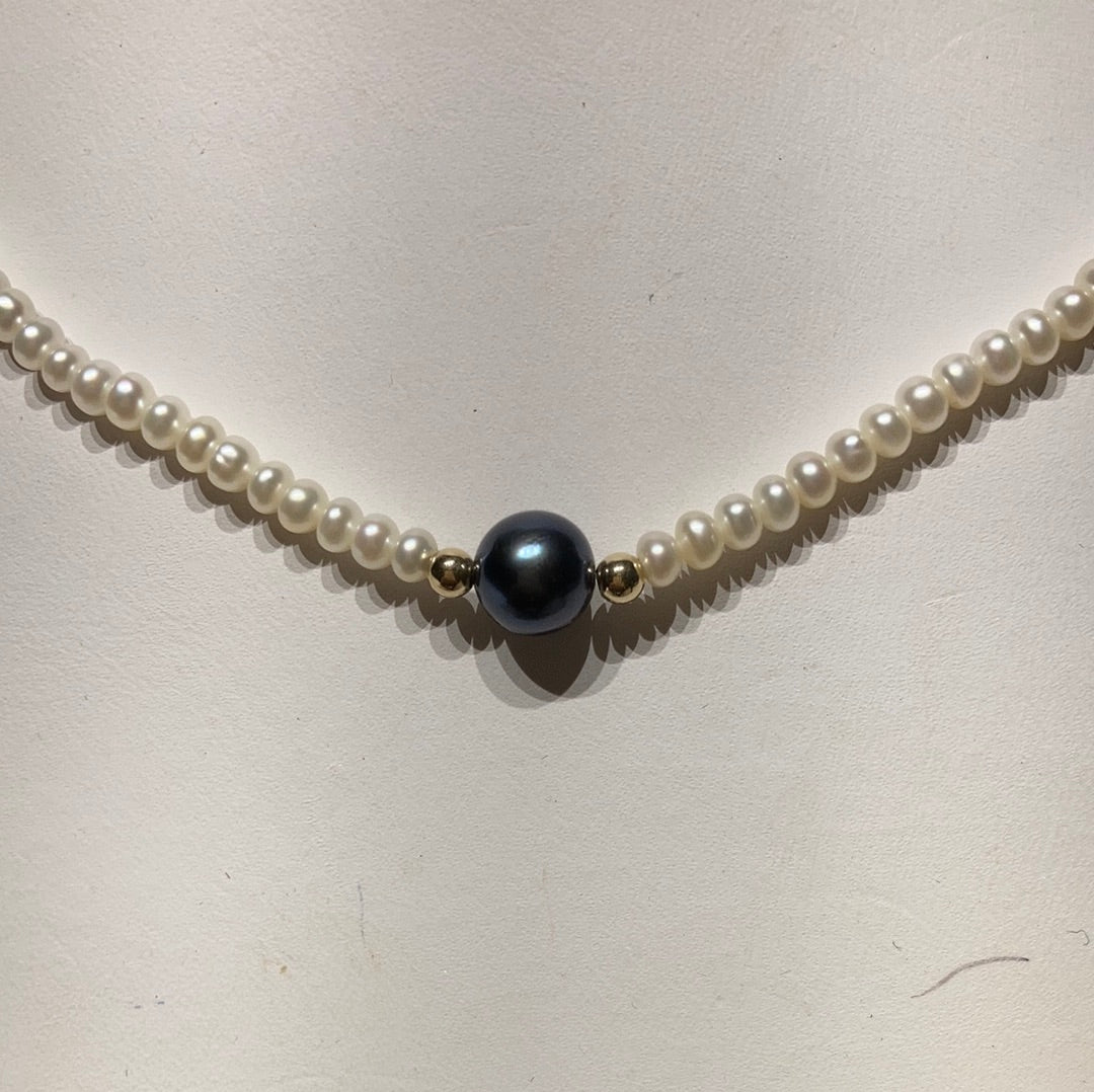 STRAND 14K 18" WHITE MINI PEARL & CENTER BLACK PEARL (SHOWROOM)