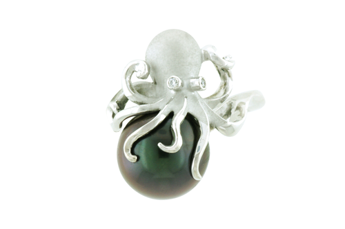 White Gold Octopus Ring with Tahitian Peacock Pearl