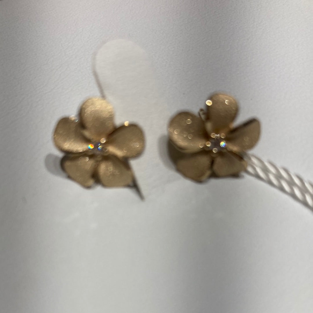 EARRING 14K 11MM PLUMERIA  W/SAND BLAST FINISH,2 DIA T/W.044CT